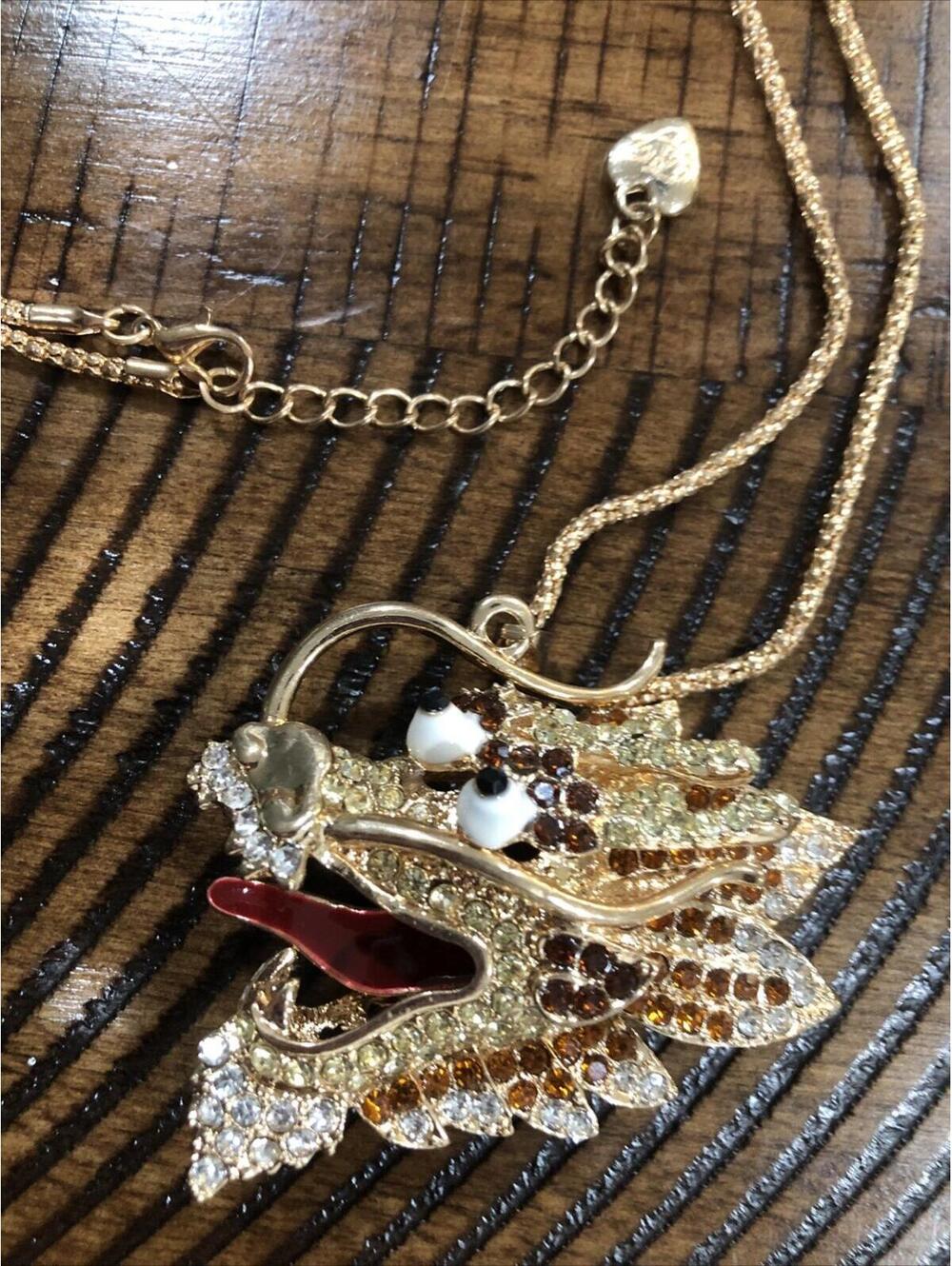 BETSEY‎ JOHNSON GOLD-TONE CHINESE DRAGON HEAD TOPAZ RHINESTONES PENDANT NECKLACE